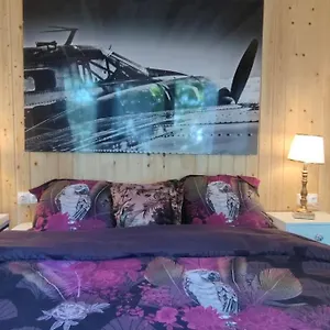 Romantique, Son Jacuzzi Privatif, Piscine Appartement Rillieux-la-Pape